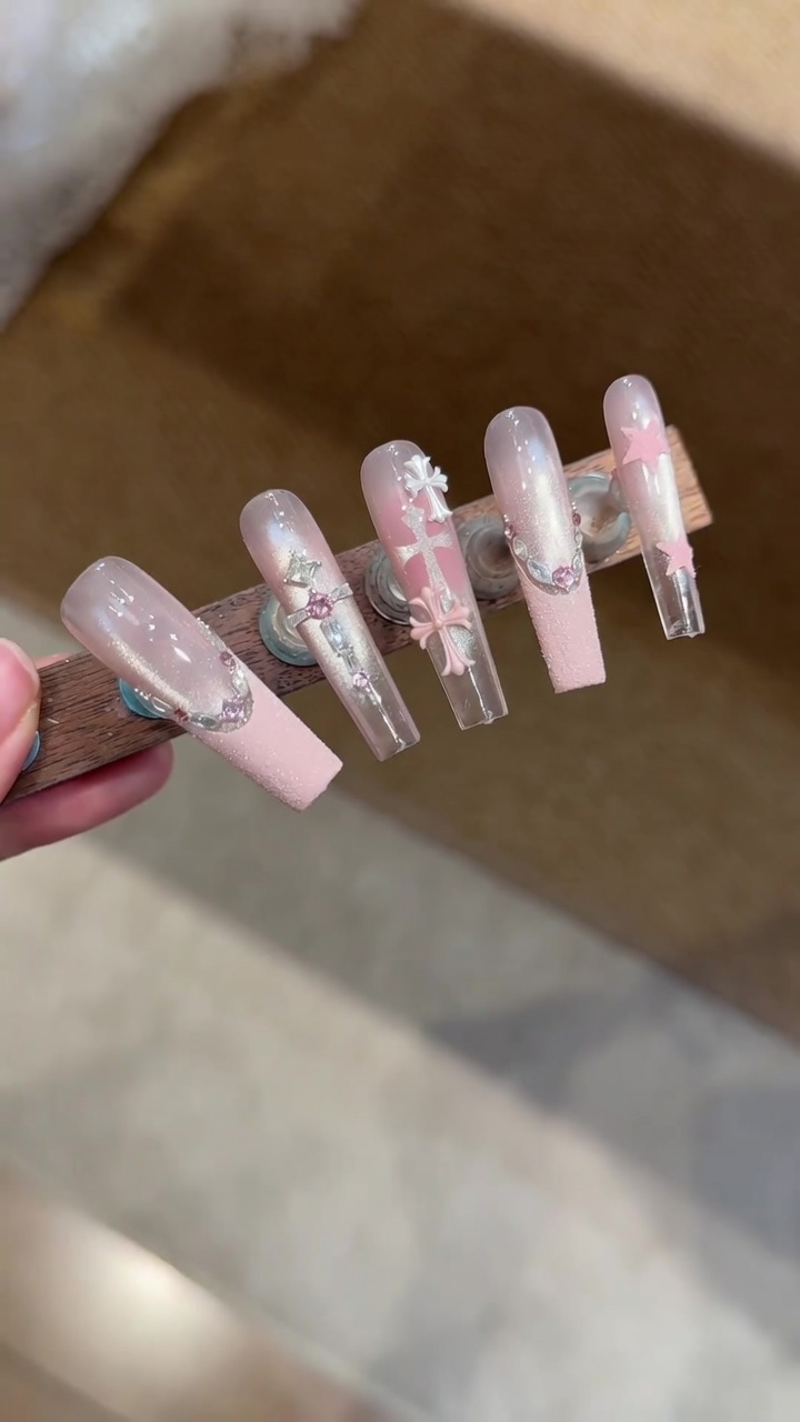Tutorial paso a paso de uñas Sweet Chrome Heart