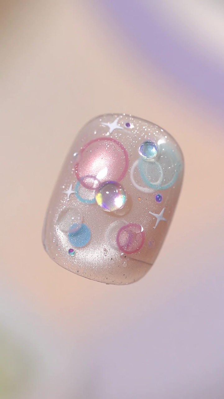 Tutorial de manicura veraniega: Diseño de uñas con burbujas de ensueño