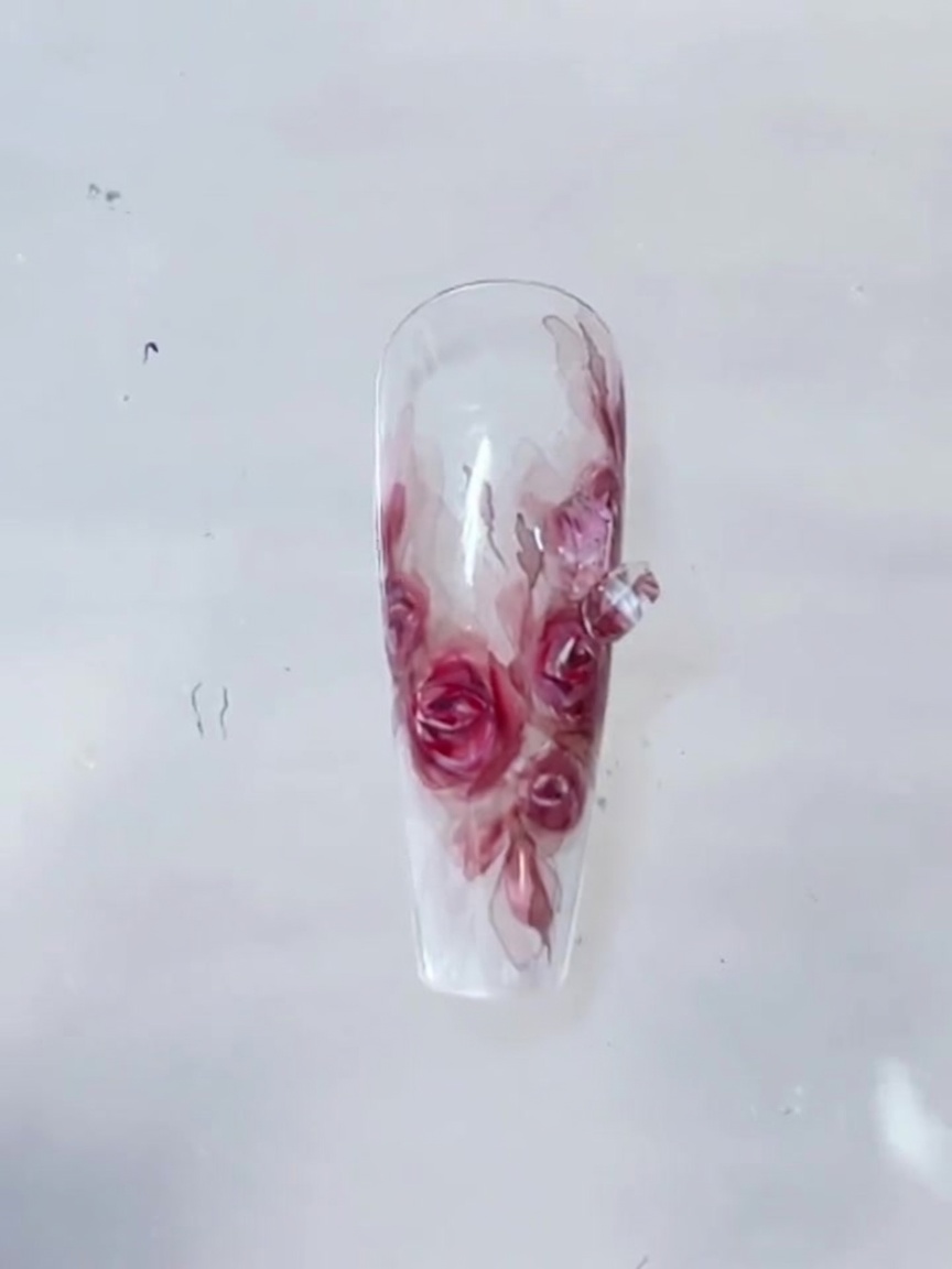Tutorial de Uñas: Rosas Sangrientas Pintadas a Mano