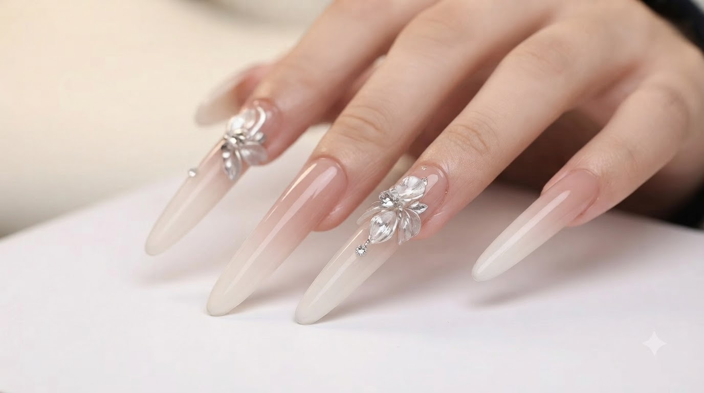 Uñas de Gel Degradadas en Tono Nude y Blanco Lechoso: Tutorial Paso a Paso