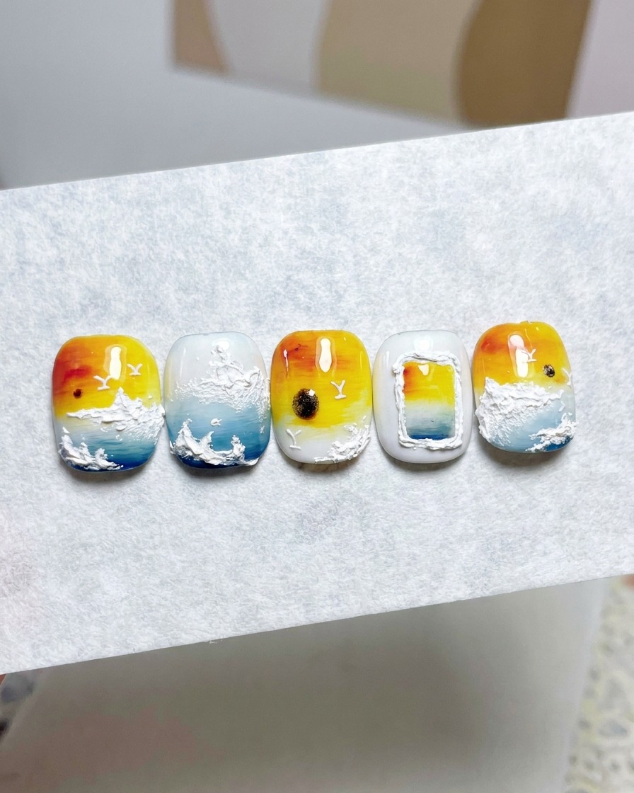 Una vista de cerca aplicando una segunda capa de esmalte en gel blanco lechoso para crear un fondo opaco.