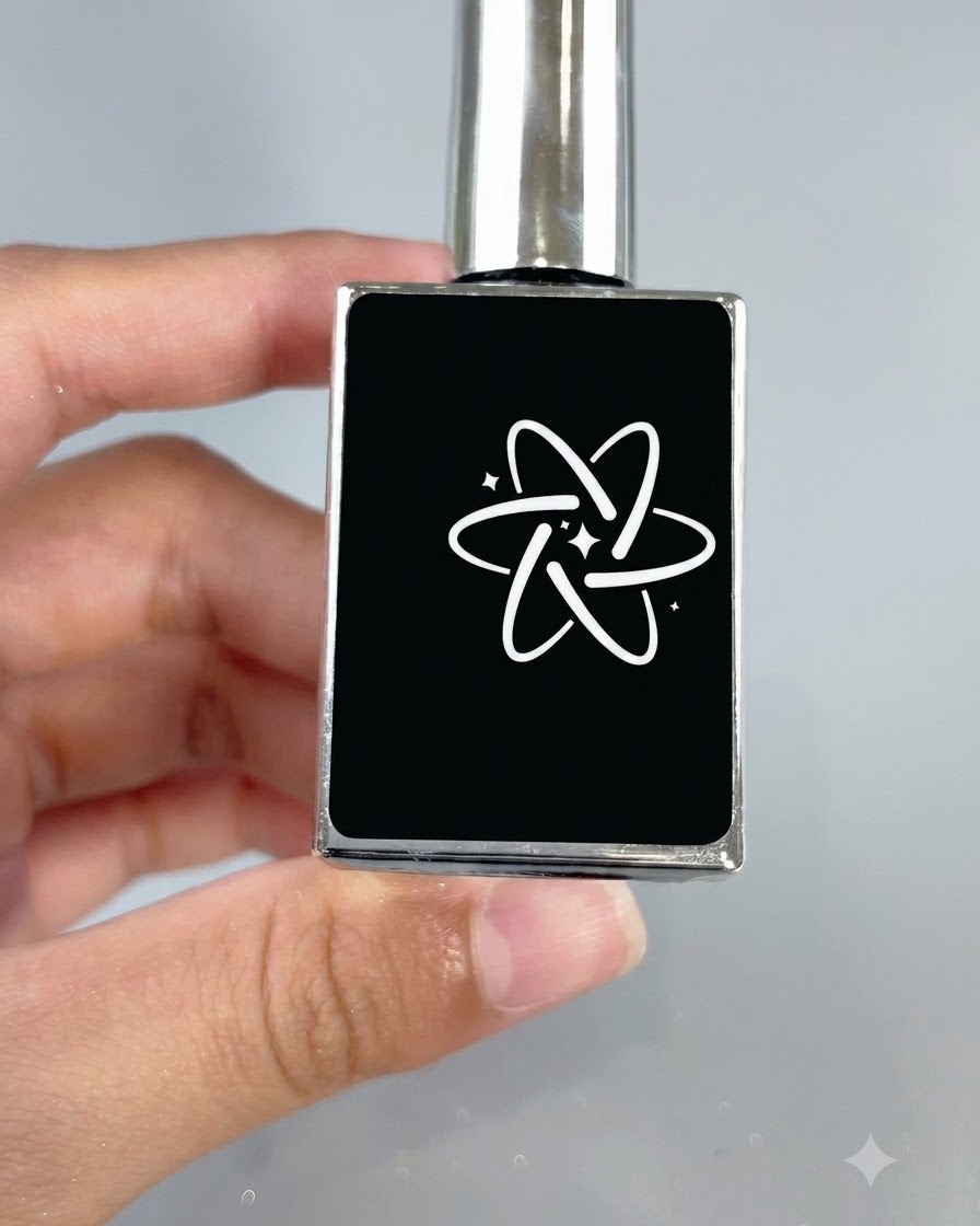 Un frasco negro elegante que representa gel constructor suave con un logotipo blanco en forma de estrella.