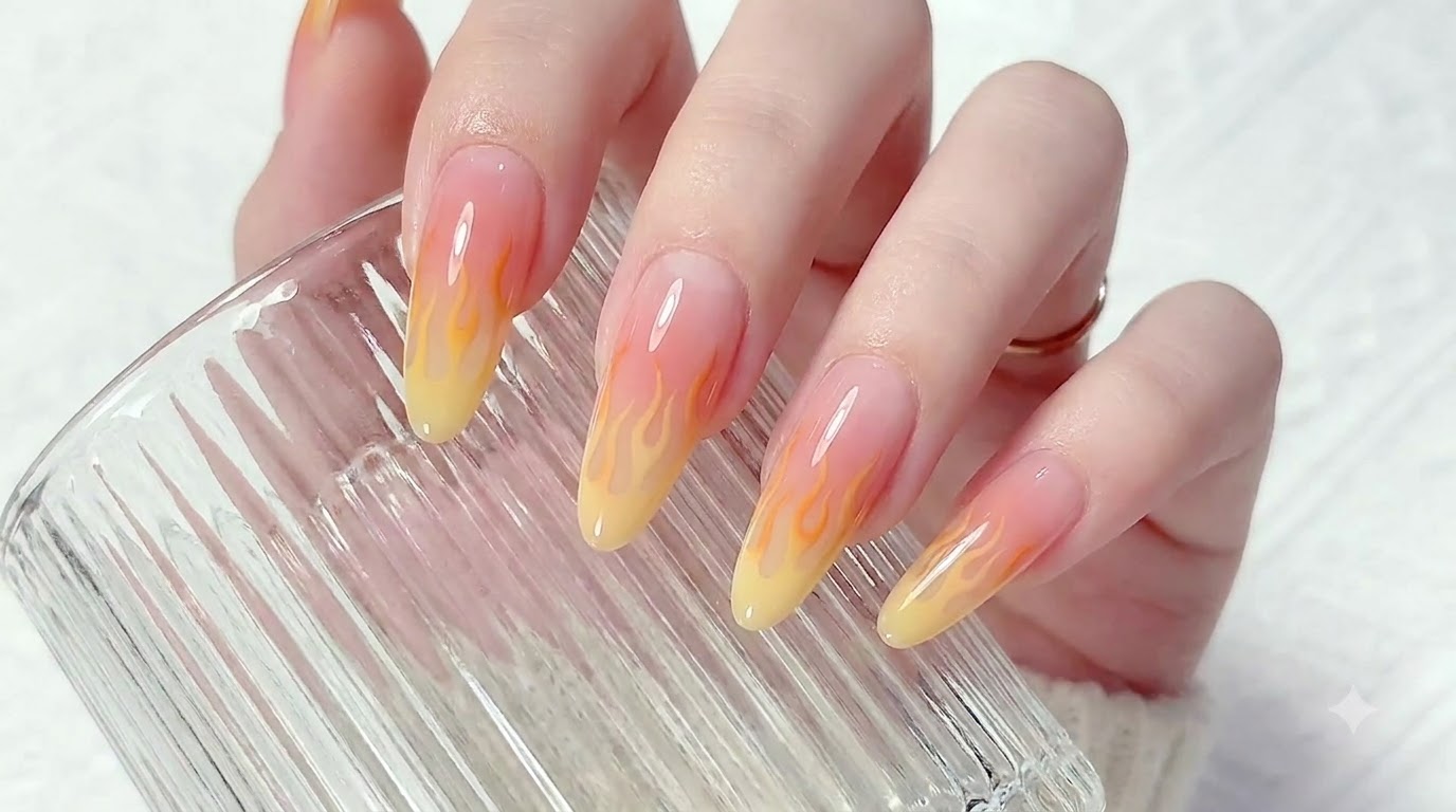 Uñas Ombré Brillo de Atardecer y Acento de Llamas — Tutorial Paso a Paso