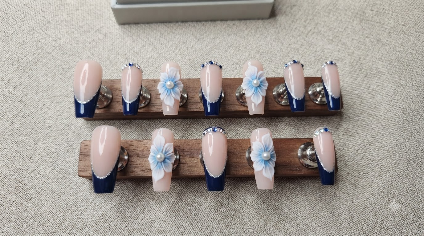 Uñas Postizas con Francesa Azul y Flores 3D — Tutorial Paso a Paso